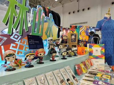 廣西民族博物館文創(chuàng)產品亮相第二屆中國(武漢)文化旅游博覽會
